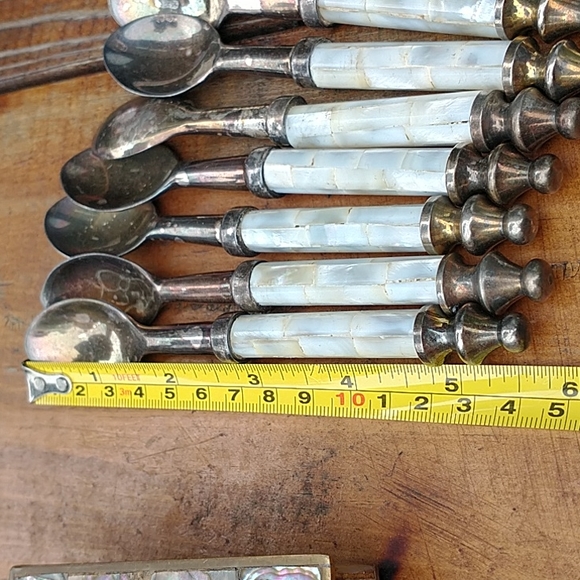 Mother of Pearl Handled and Pearl topped box - Picture 6 of 8